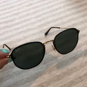 Ray-Ban